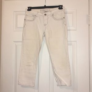 White jean capris
